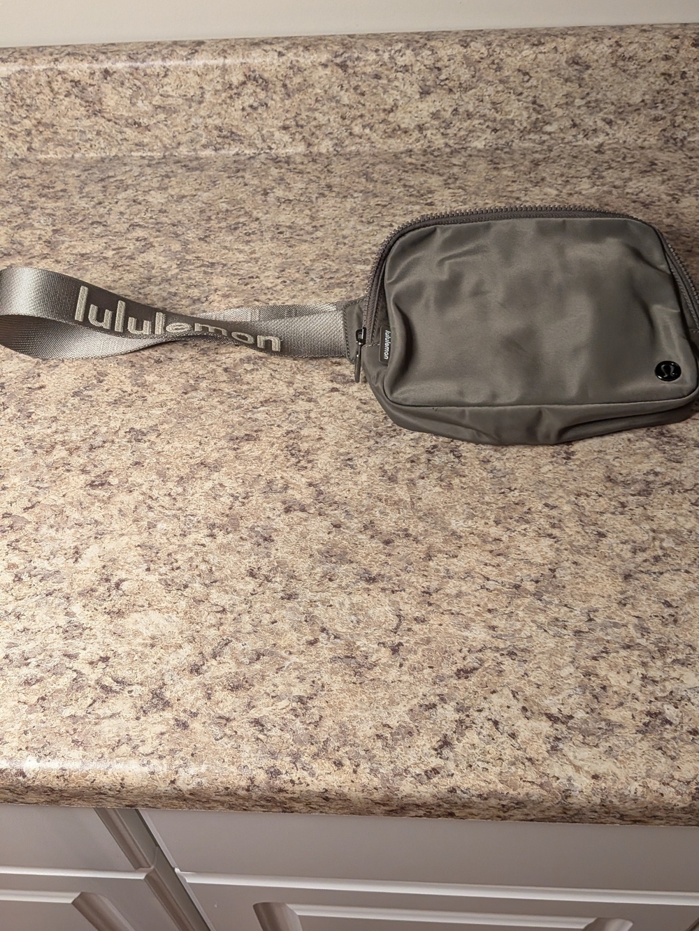 lululemon athletica Gray Waist Pack - Sleek Hands-Free Carry - Picture 2 of 5